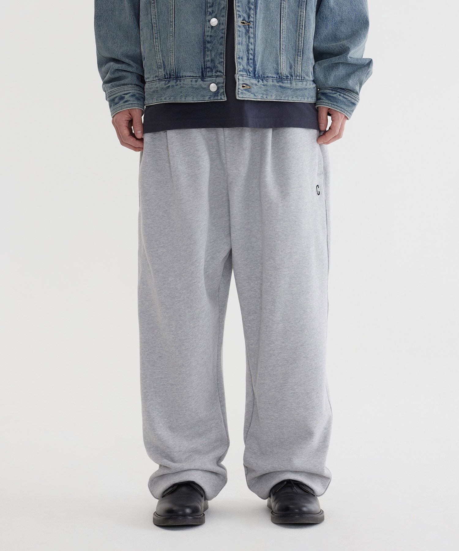 COVERNATのSemi-Wide C Logo Sweatpants 全3色 MUSINSA | COVERNAT Semi-wide C Logo Sweatpants Melange Gray