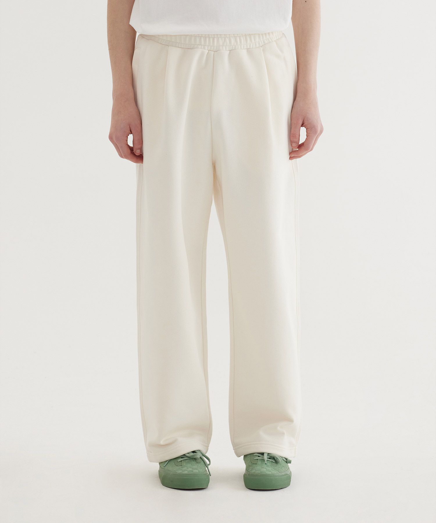 COVERNATのSemi-Wide C Logo Sweatpants 全3色 MUSINSA | COVERNAT Semi-Wide C Logo Sweatpants Dark Navy