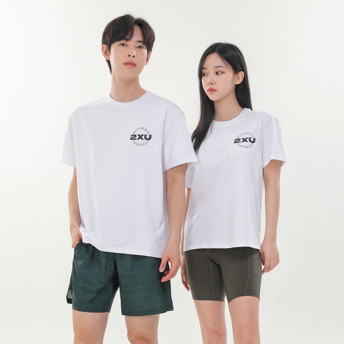 투타임즈유(2XU) 공용 서울 랜드마크 티2 화이트_UK0502AWHT-BLK