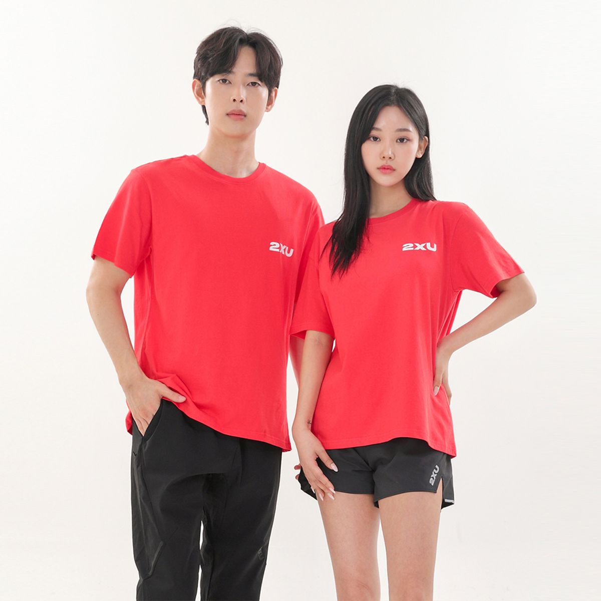 투타임즈유(2XU) 공용 서울 랜드마크 티 레드_UK0501ARED-WHT