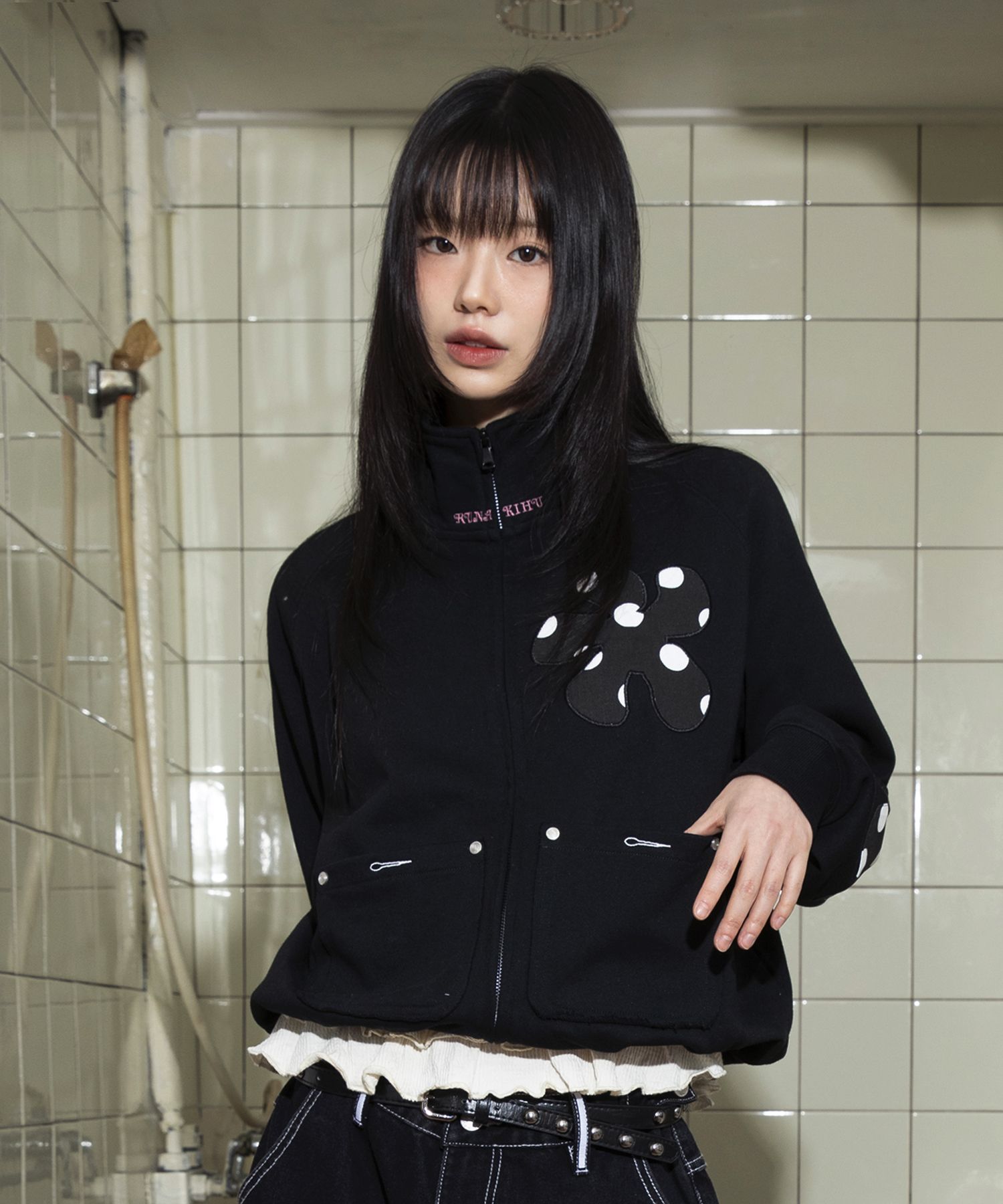 福袋・半額ポスター - クリーニング屋さん専用の通 XTONZ WOMAN MUSINSA公式 | トップス