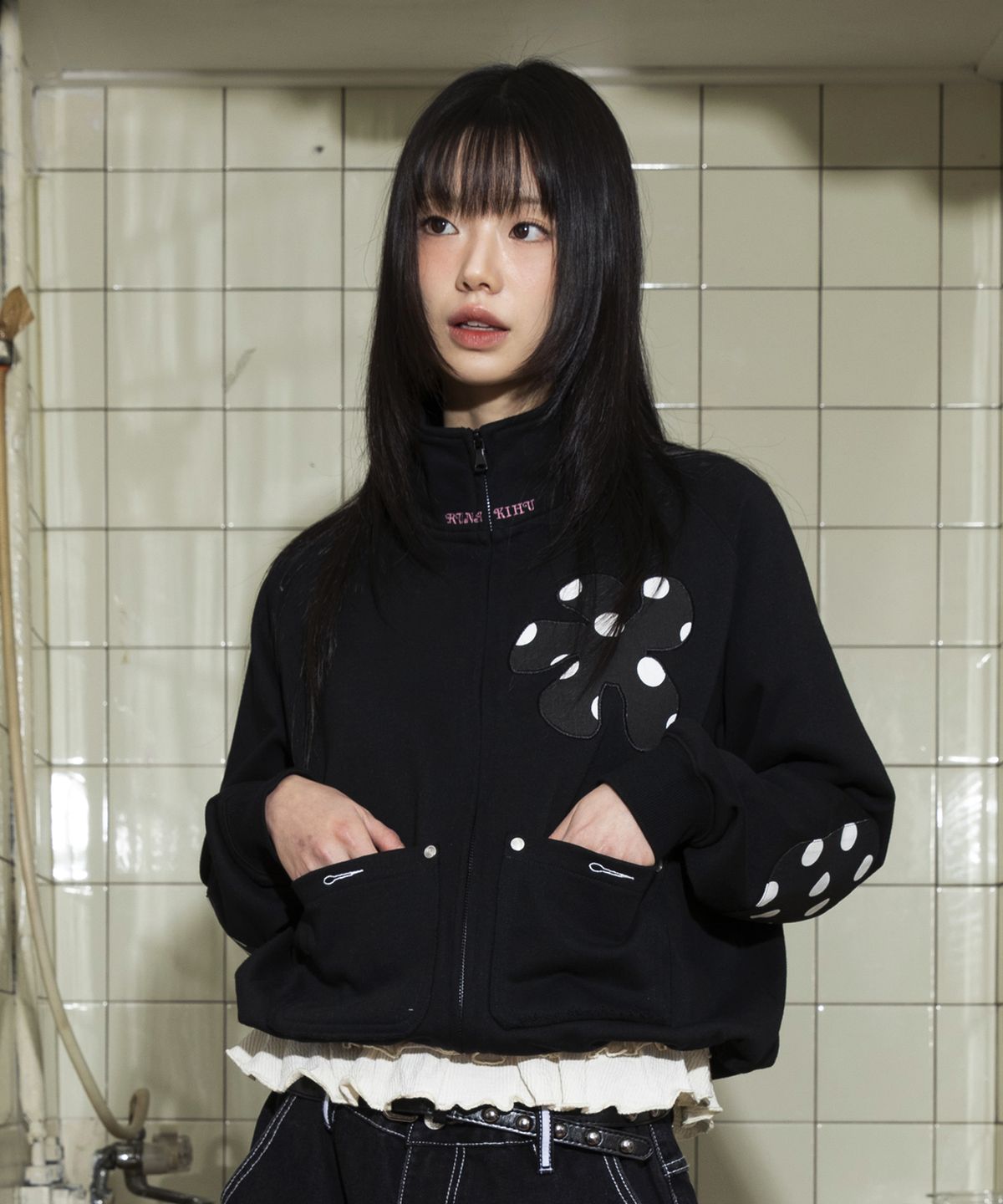 루나키후(RuNaKi'Hu') WXJ019 도트 플라워 스웻 집업 (BLACK)