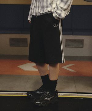 져지 트랙 버뮤다 쇼츠 블랙