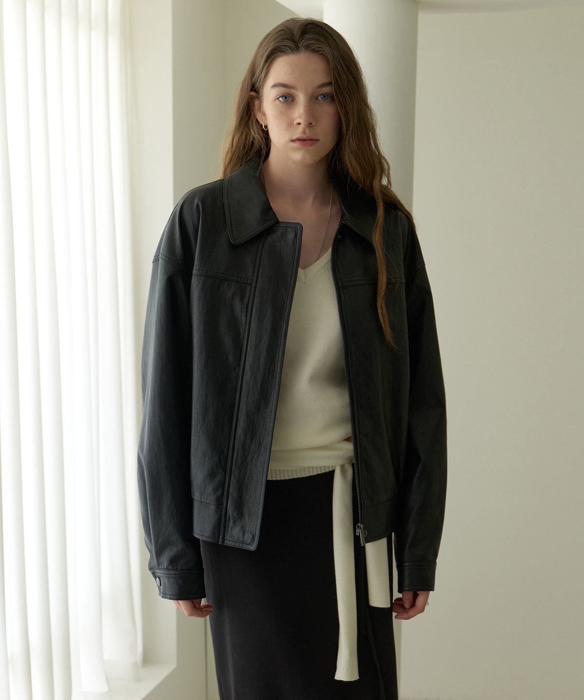 어몽(AMONG) A FAUX LEATHER JUMPER_BLACK