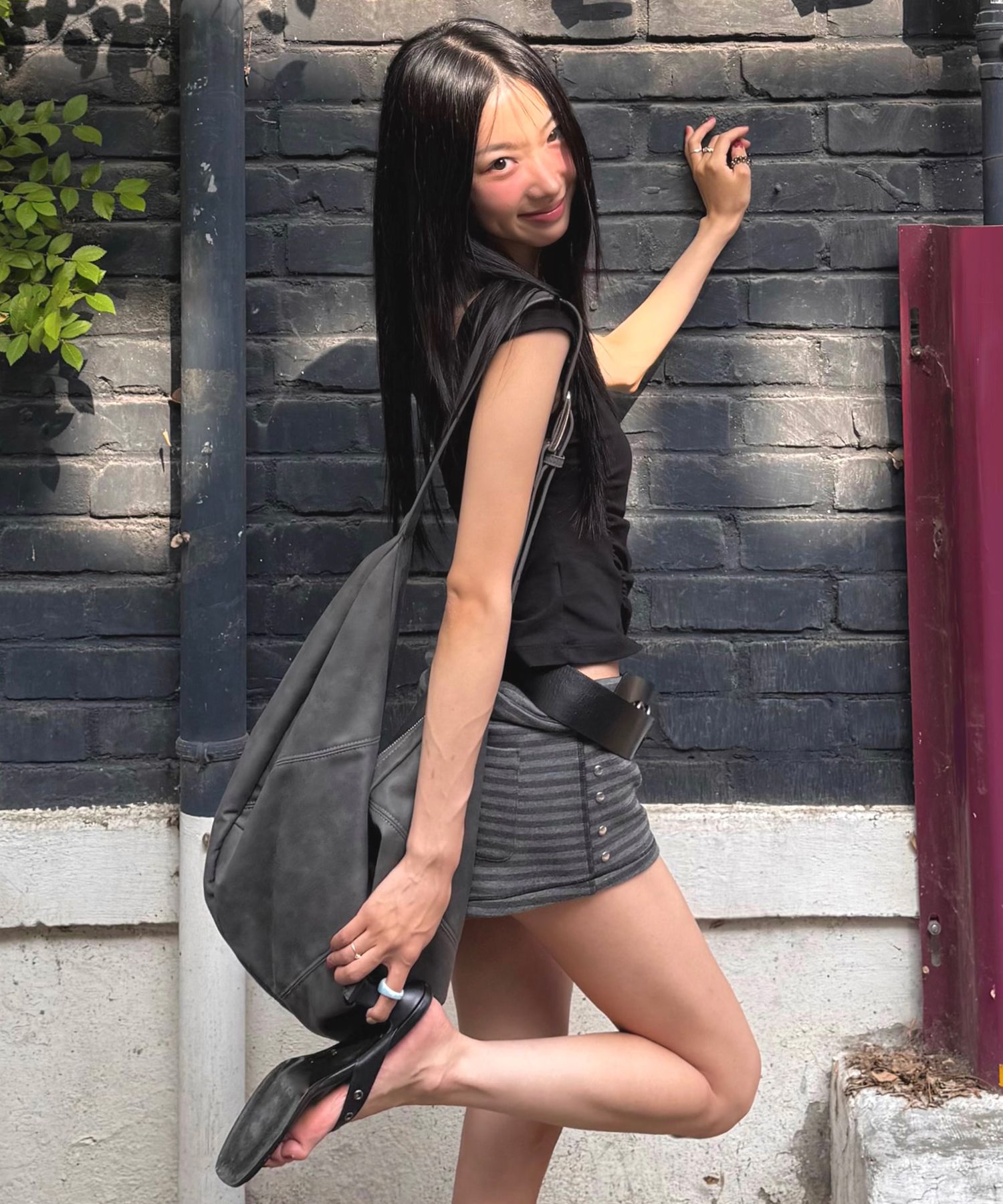 MUSINSA公式 | MILLO WOMEN Vegan Suede Hobo Bag [Vintage Gray]