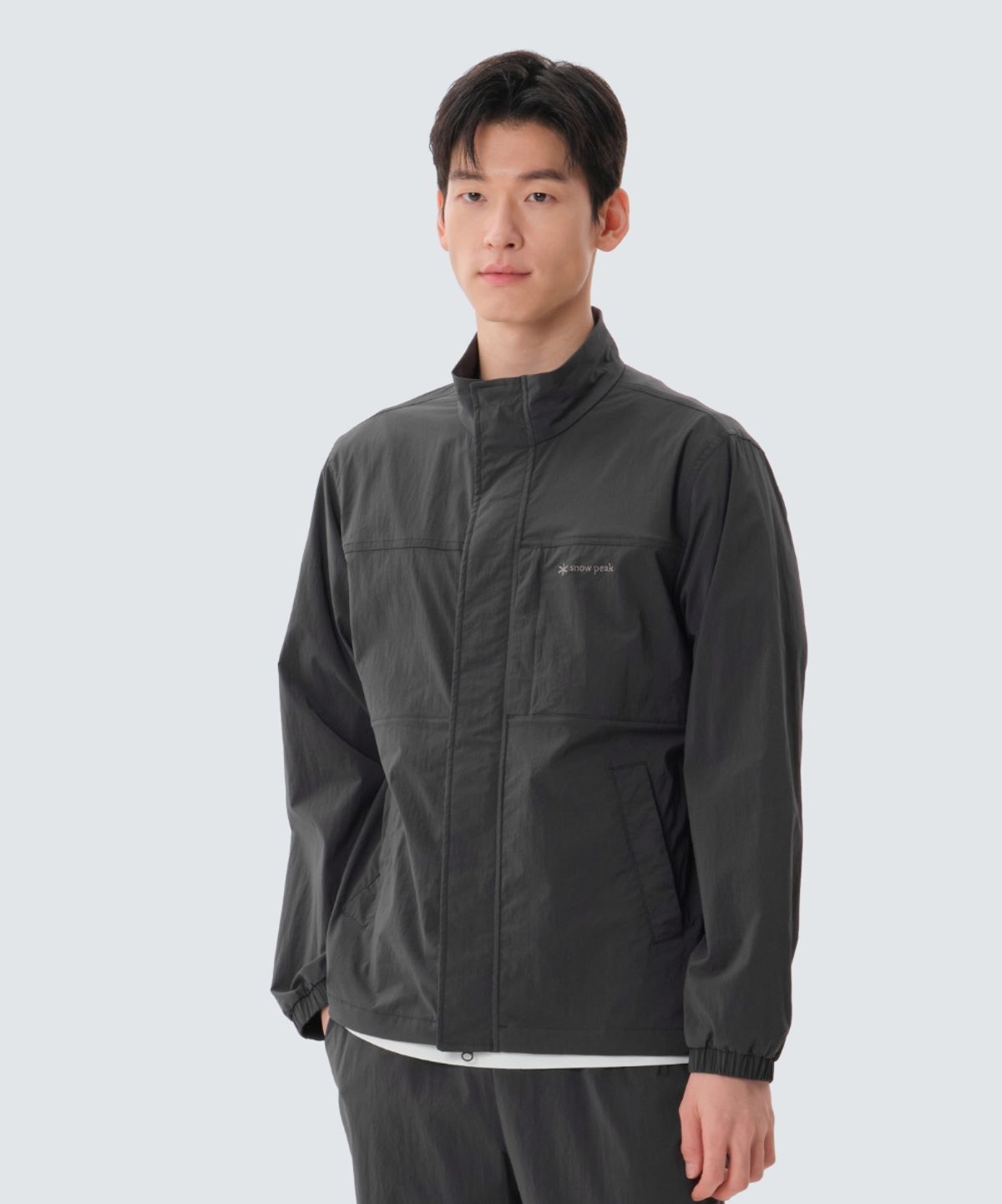 스노우피크 어패럴(SNOWPEAK APPAREL) 루트 스탠드넥 바람막이 (S25MMRWB64) Charcoal