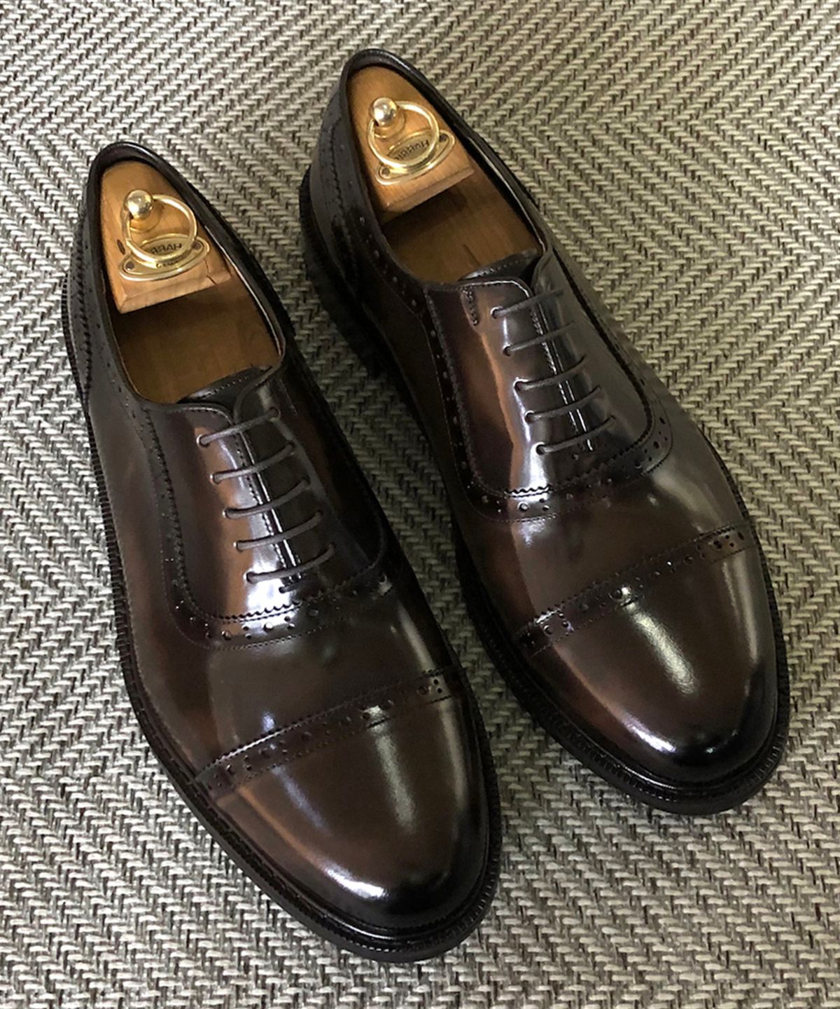 조앤슈(JOENSHOE) 베쳇 브로깅 라운드 스트레이트팁 브라운아도방