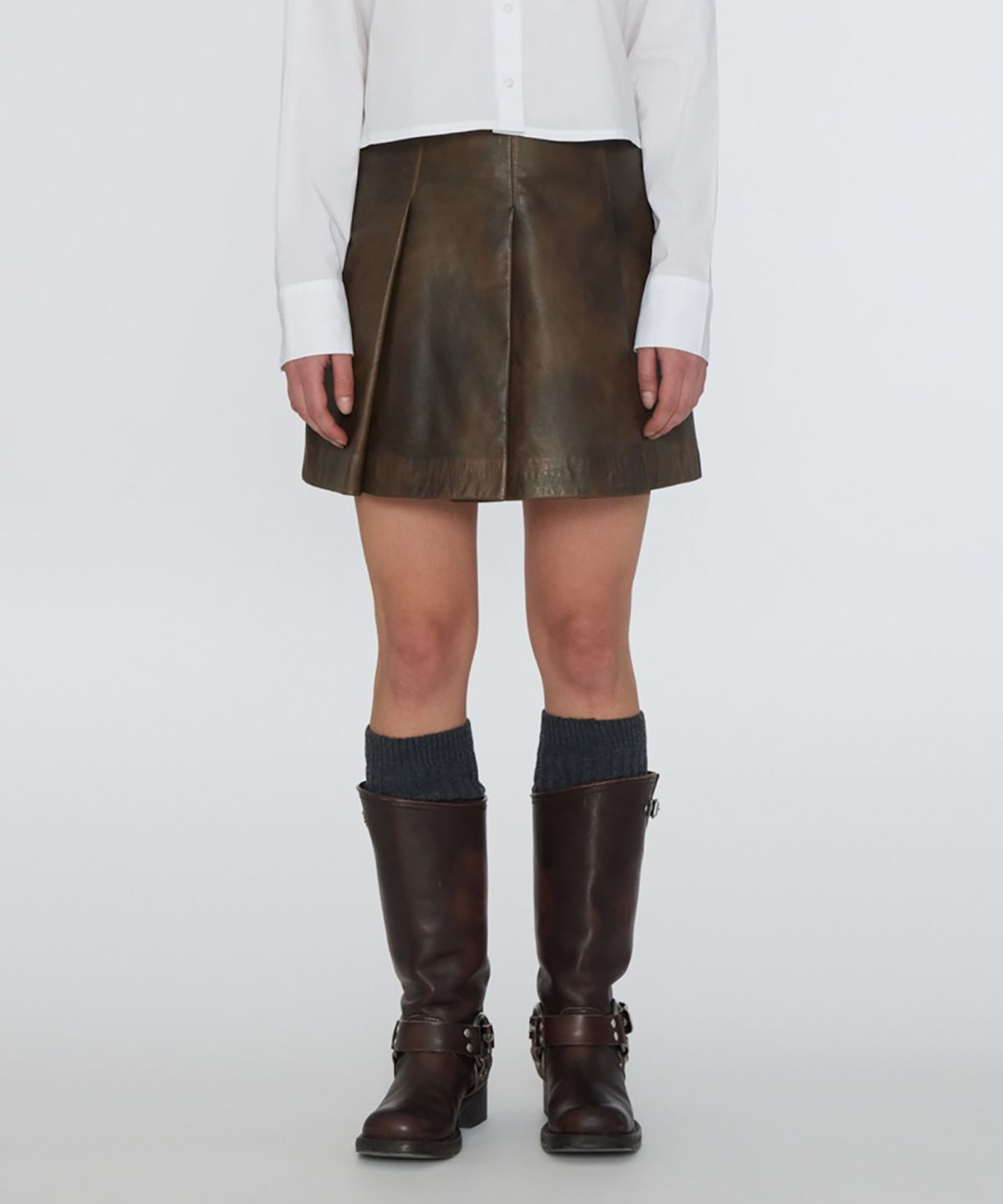 리메인(REMAIN) (W) 레더 플리티드 스커트 브라운 LEATHER PLEATED SKIRT BROWN SUGAR COMB