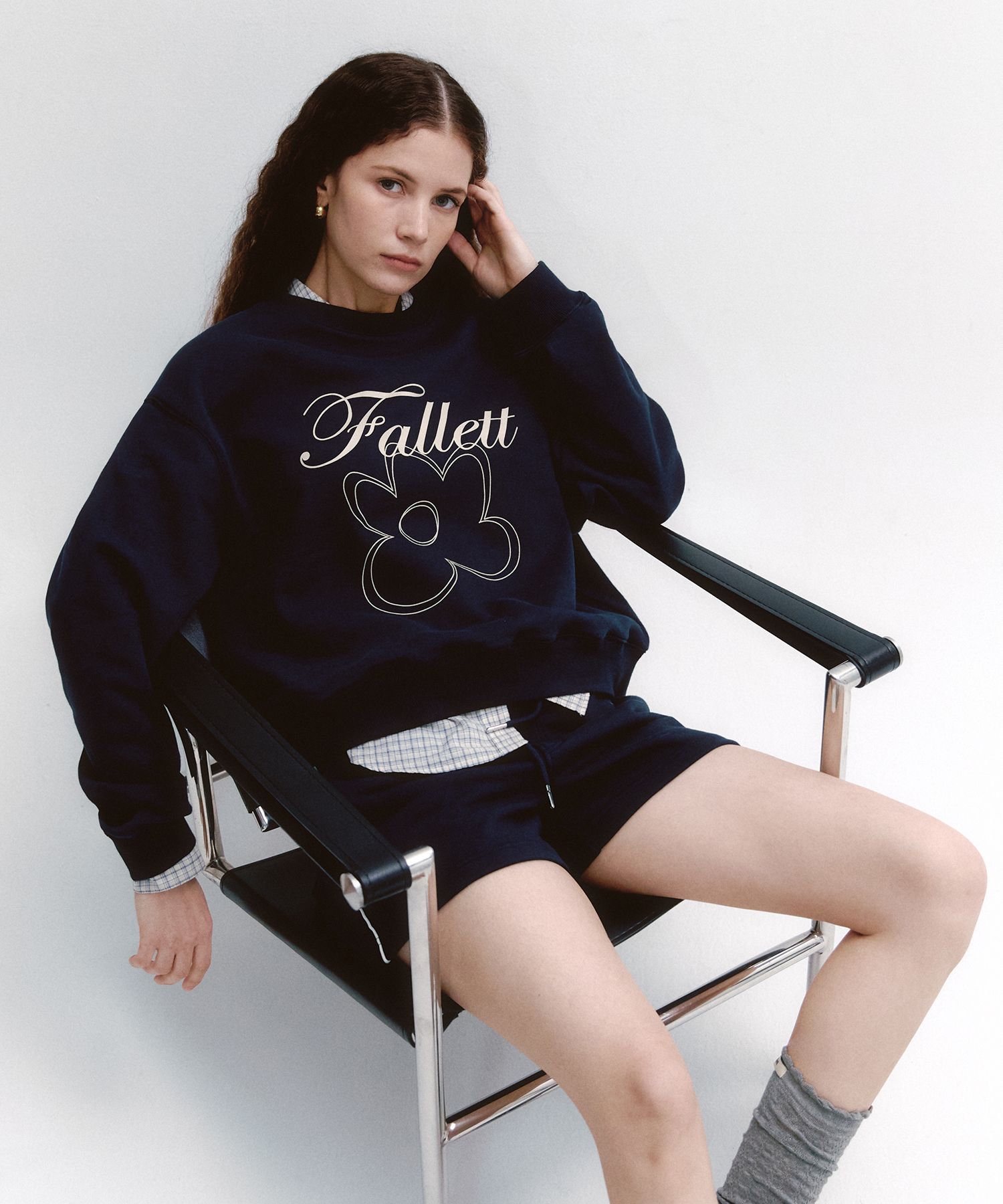 MUSINSA | FALLETT Flower drawing man to man navy