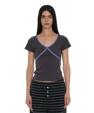 PWC 콘트라스트 바인딩 브이넥 탑_차콜