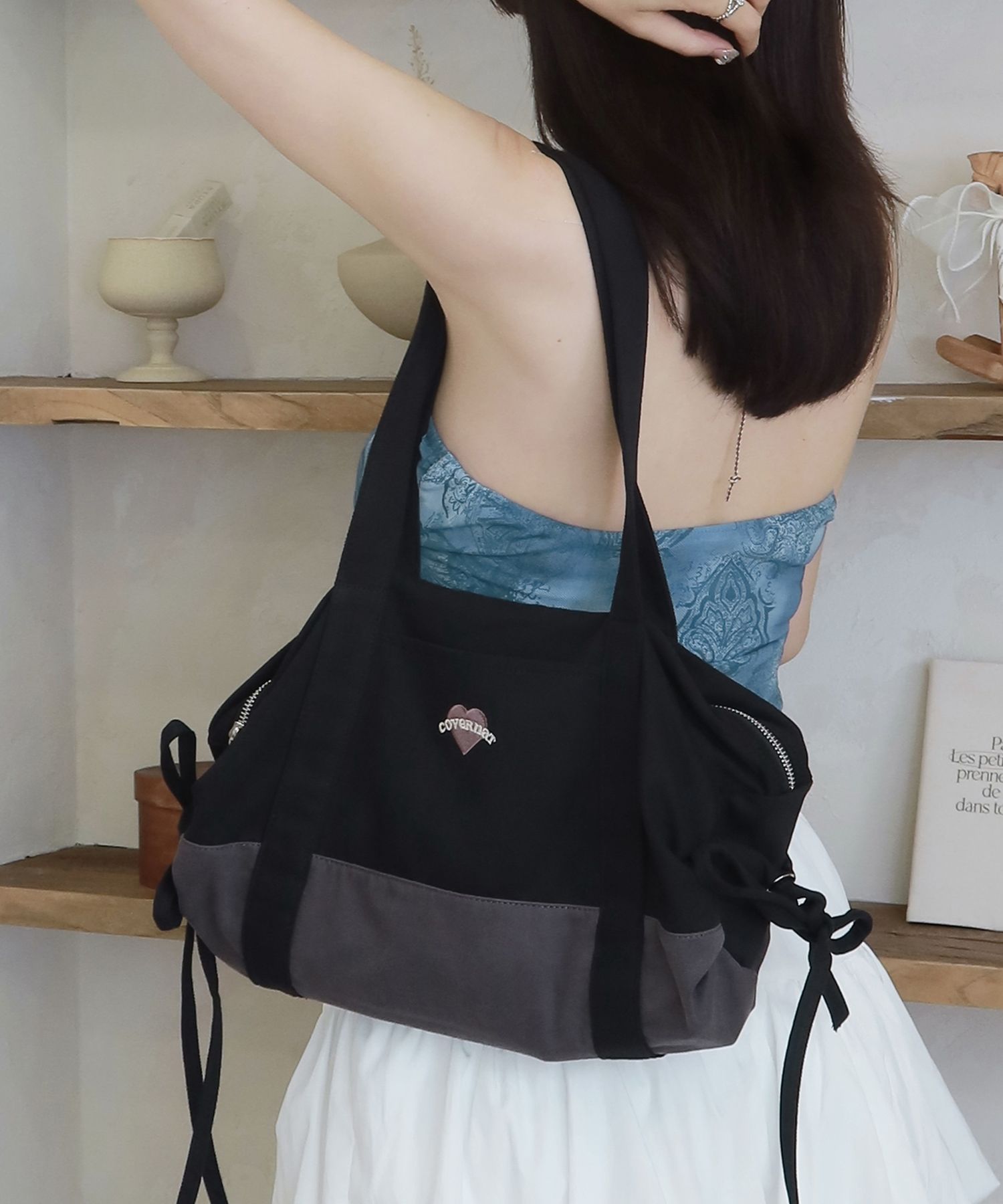 ボストンバッグ COVERNAT Clover Heart Ribbon Duffle Bag 5MM434 COVERNAT Clover Heart Ribbon Duffle Bag 5MM434 (COVERNAT