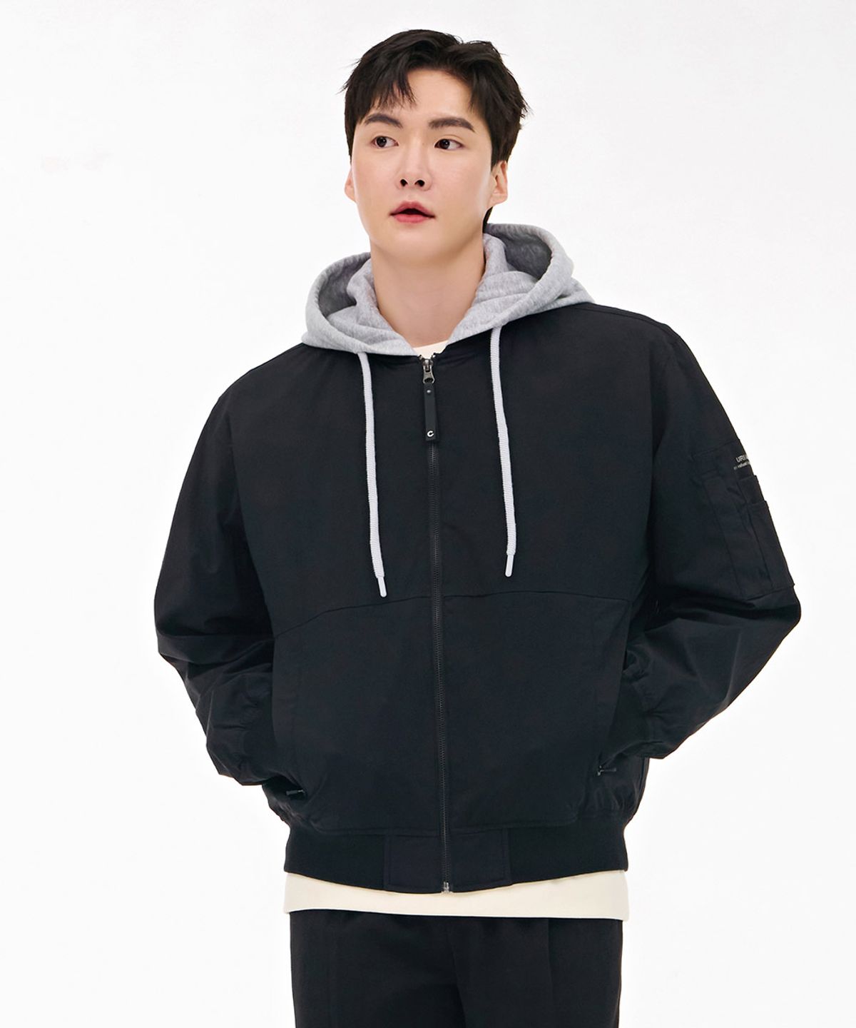 체이스컬트(CHASECULT) 공용 스트레치 항공 점퍼-블랙