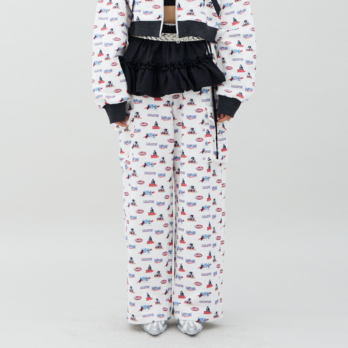 라라폭스(LALAFOX) LALA PATTERN WIDE SWEAT PANTS 패턴 프린트 스웻팬츠 WHITE BR2CP003