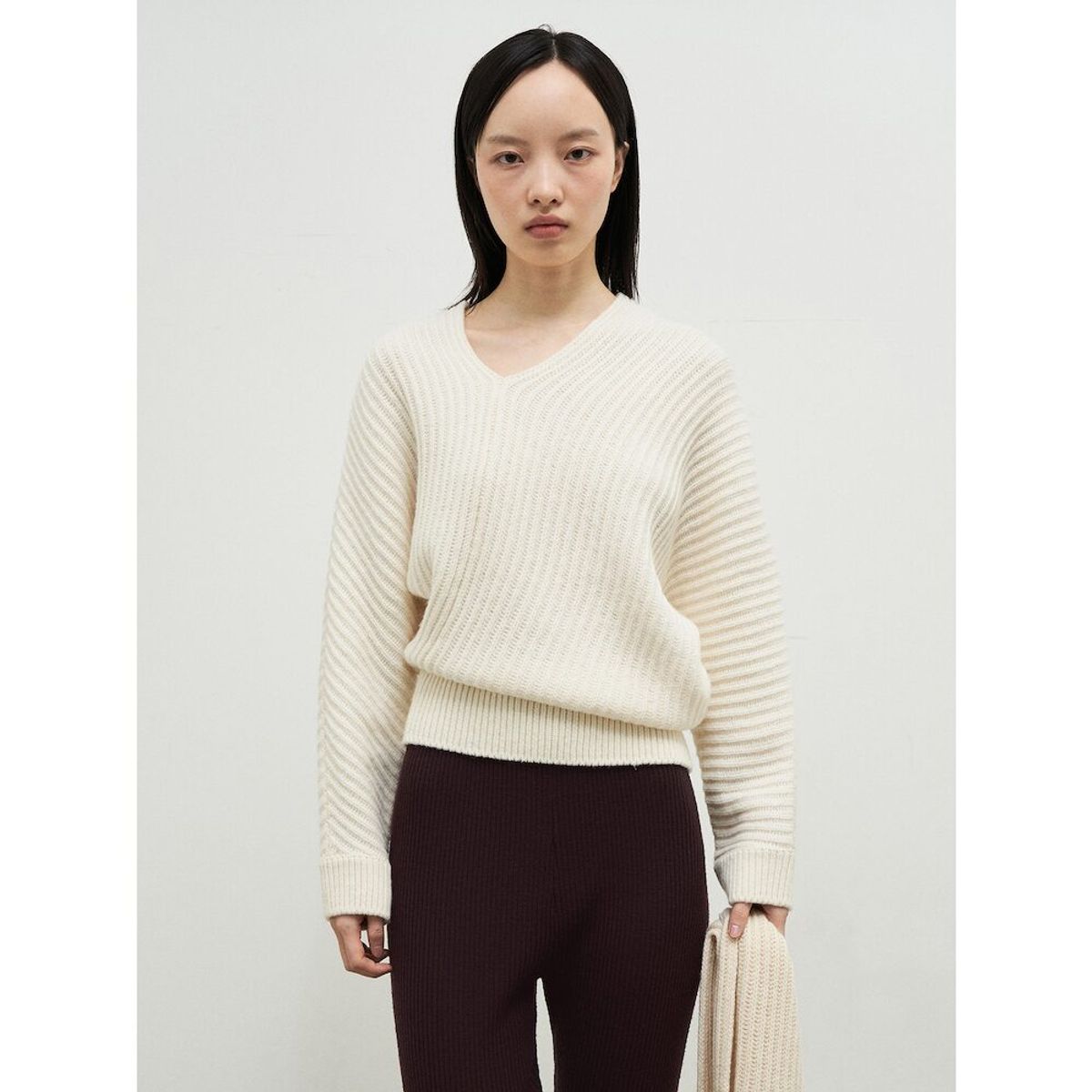 앙개(ANGGAE) Paddies Asymmetric  Pullover  Ivory