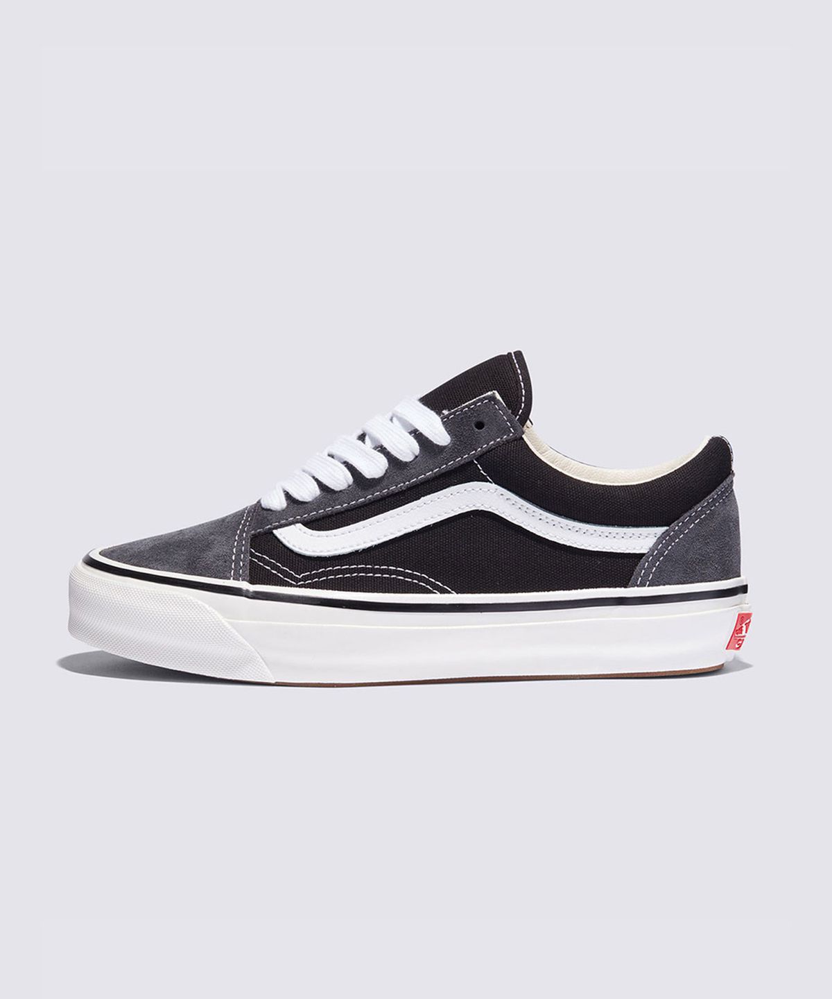 반스(VANS) 프리미엄 올드스쿨 LX - (스웨이드) 그레이:블랙 / VN000D562391