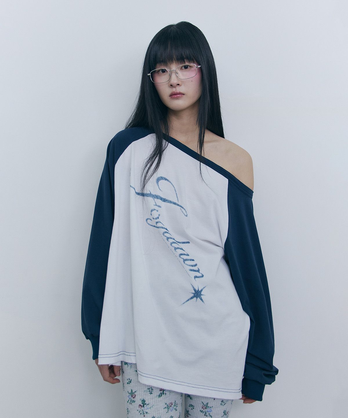 MUSINSA公式 | FOGDAWN Stardust Raglan Long Sleeve (navy)
