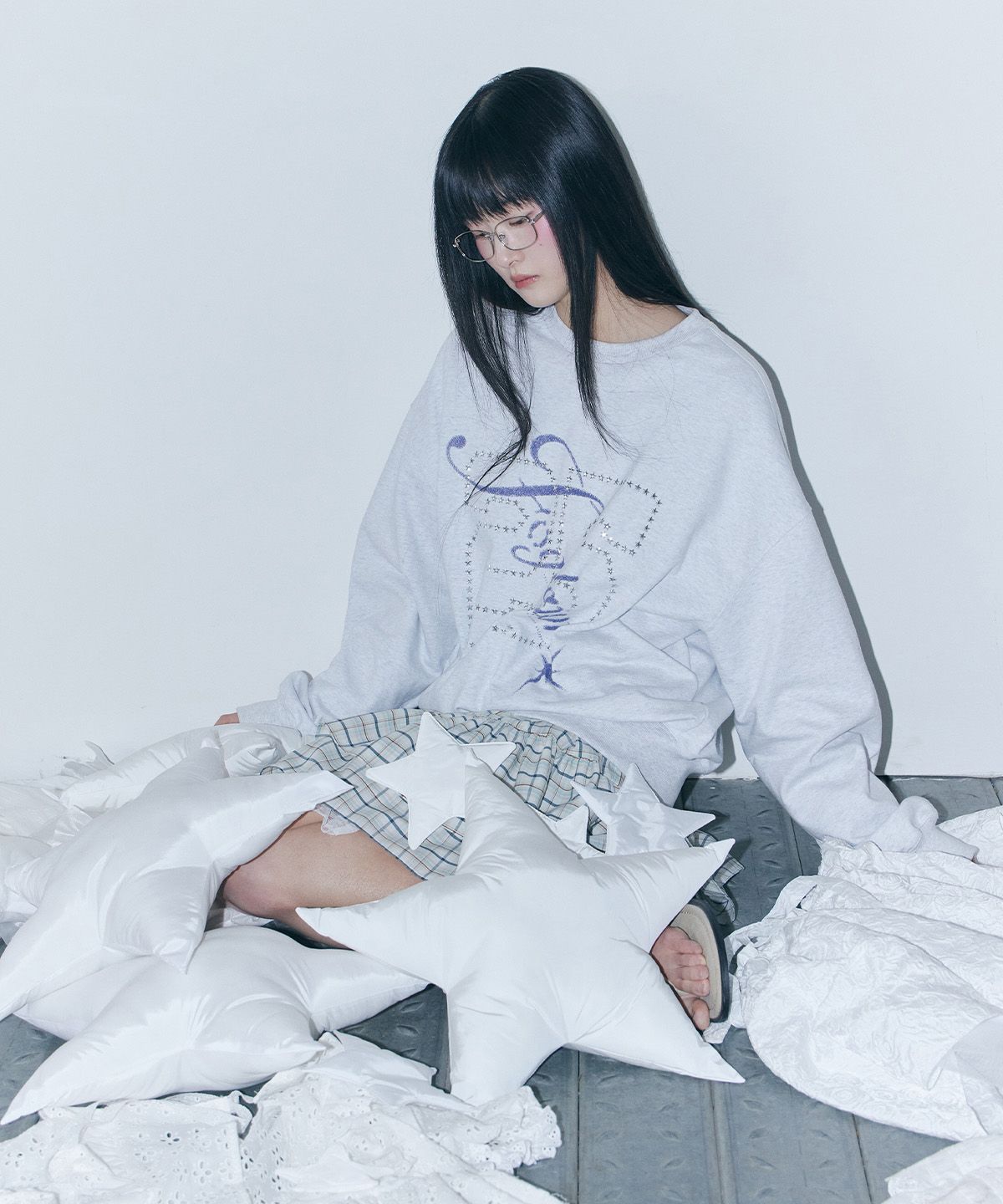 포그던(FOGDAWN) 25 Star Stud Sweatshirt (melange grey)