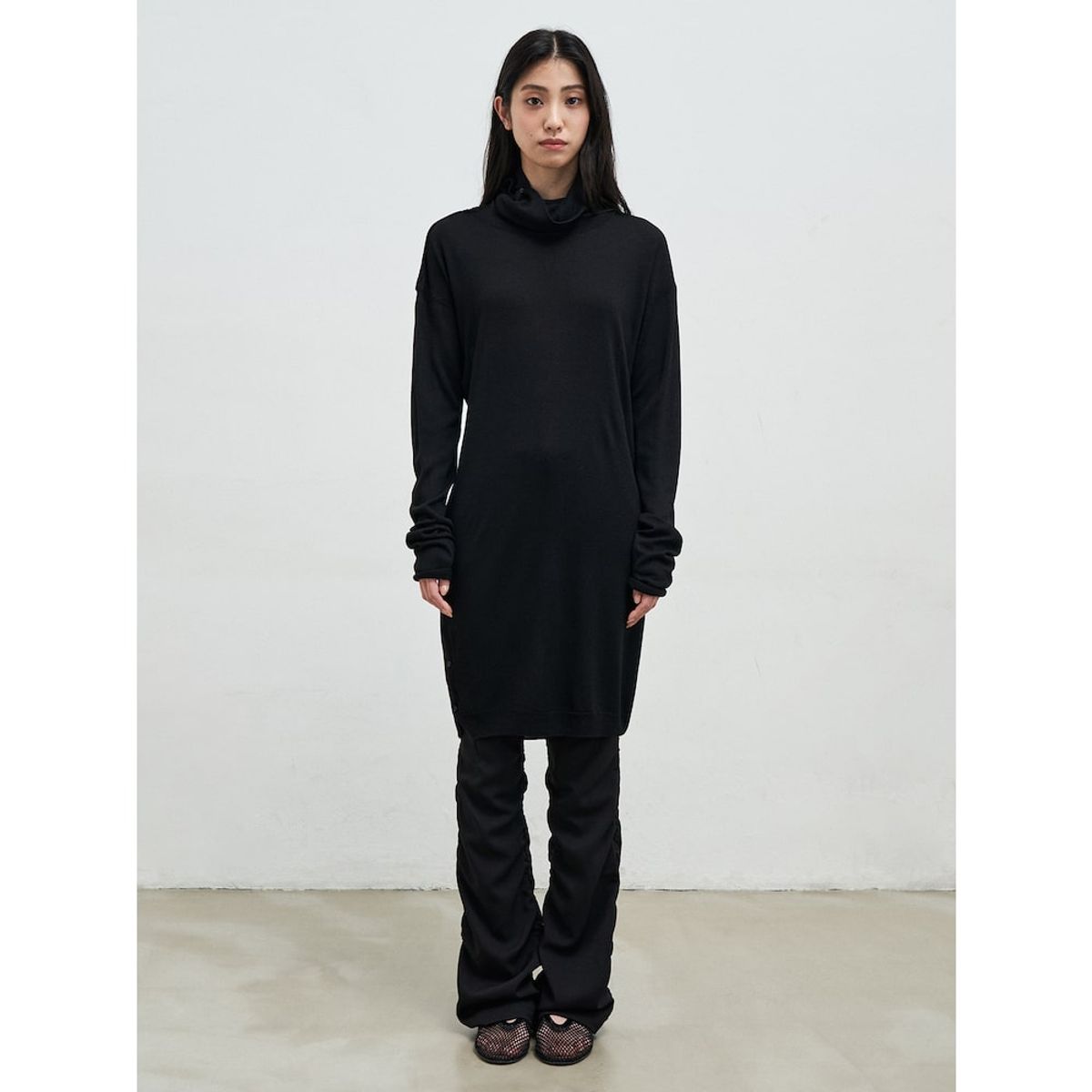 앙개(ANGGAE) Button Fluid Pullover  Black
