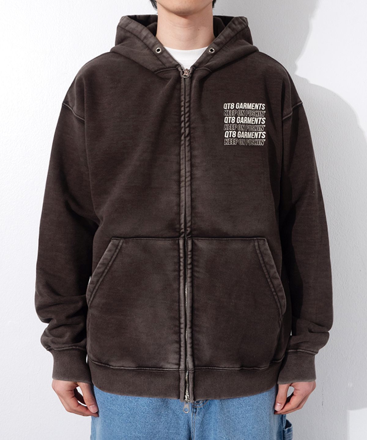큐티에잇 가먼츠(QT8 GARMENTS) OC Slogan Washed Zip-up hoodie (Black)