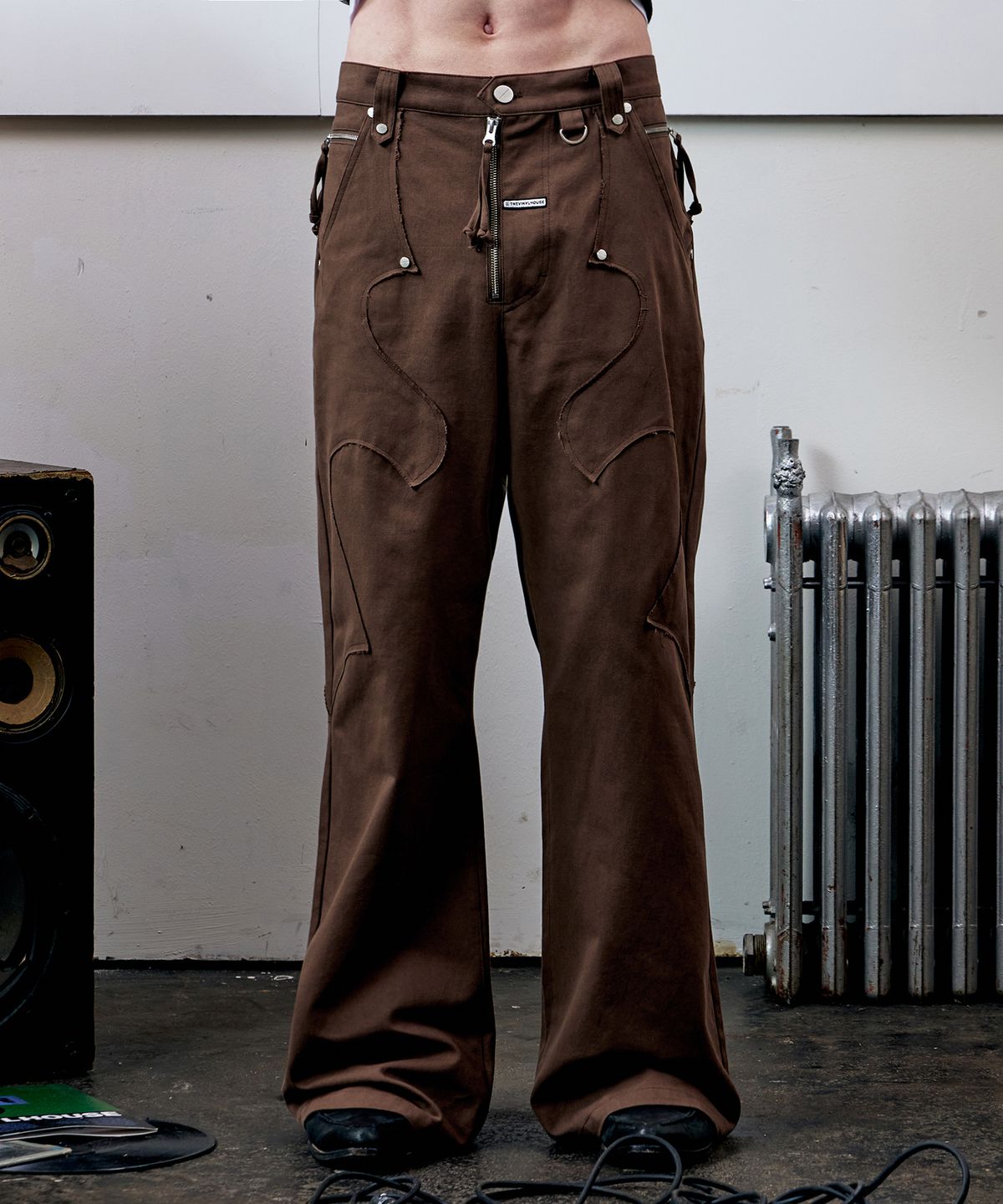 더바이닐하우스(THEVINYLHOUSE) WESTERN BOOTS CUT PANTS BROWN