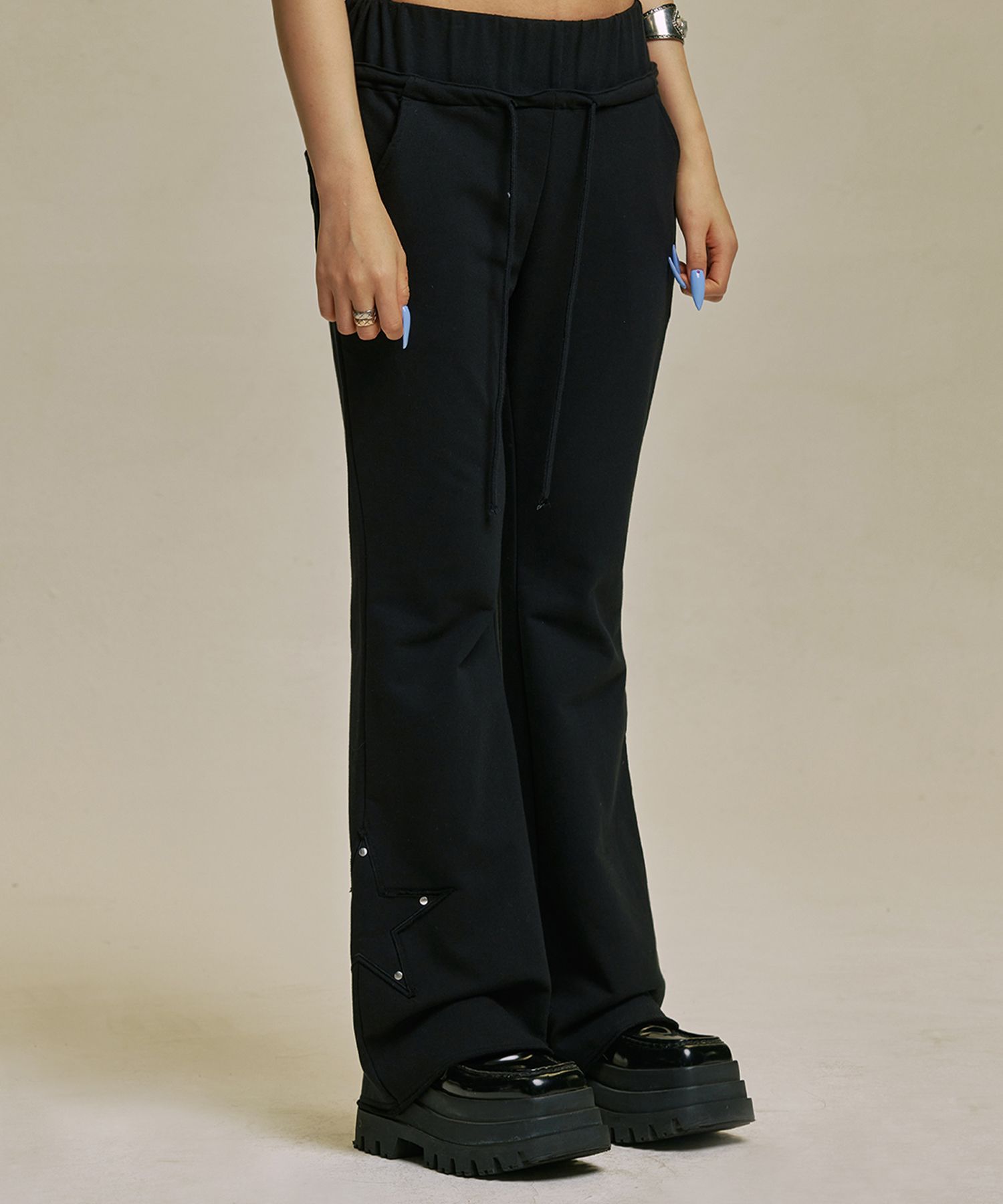 【GILA ARCHIVE】STAR PATCHED BOOTCUT SWEATPANTS / 追跡付 GILA ARCHIVE】STAR PATCHED BOOTCUT SWEATPANTS / 追跡付