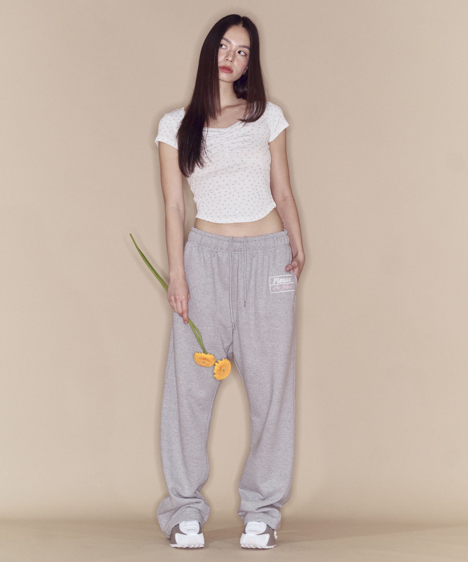 韓国 トレンド[PLEASENOFOLLOW]DAISY LACE SHIRRING SHORT TOP Please No Follow Daisy Lace Shirring Top Pink #플리즈노