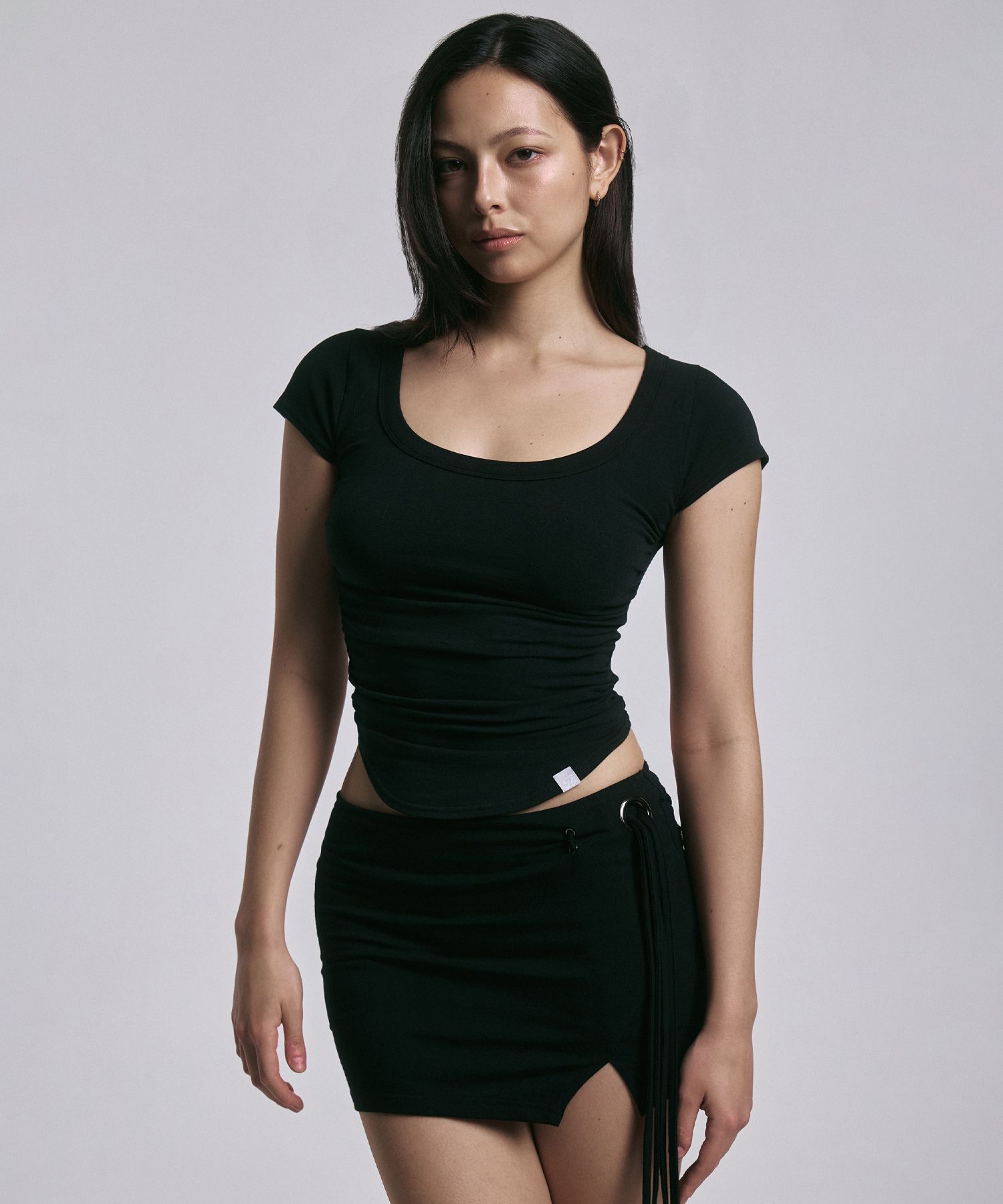 플리즈노팔로우(PLEASENOFOLLOW) New MOMO Shirring Short Top