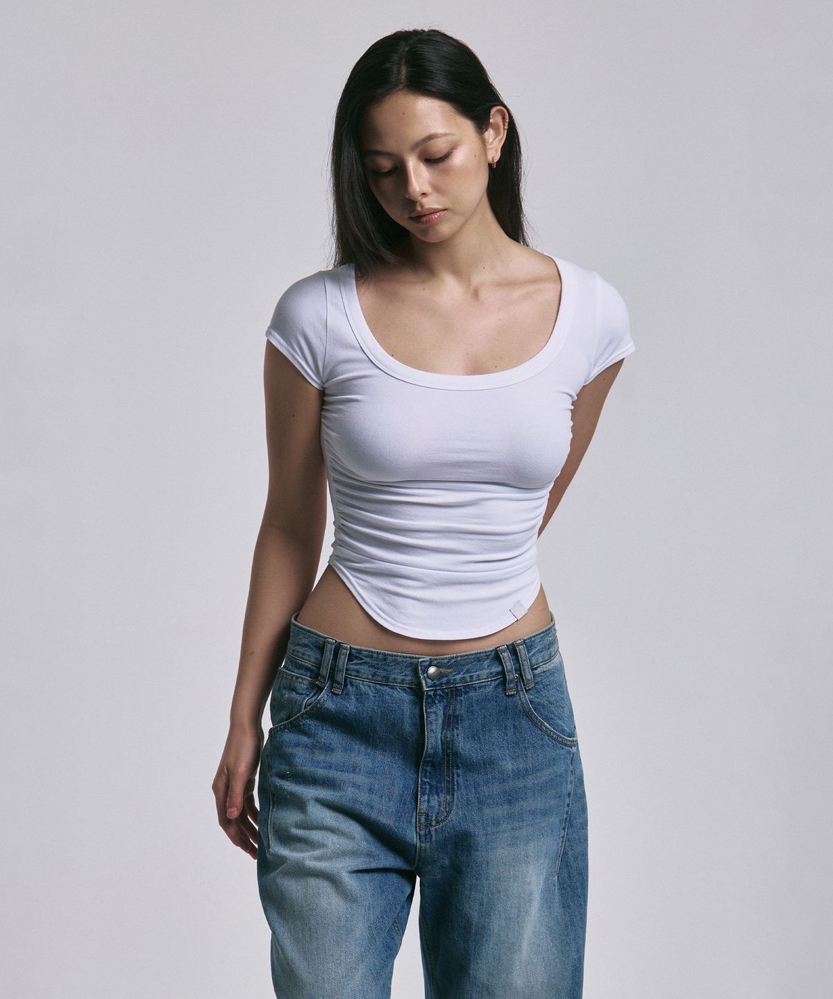 플리즈노팔로우(PLEASENOFOLLOW) New MOMO Shirring Short Top (White)