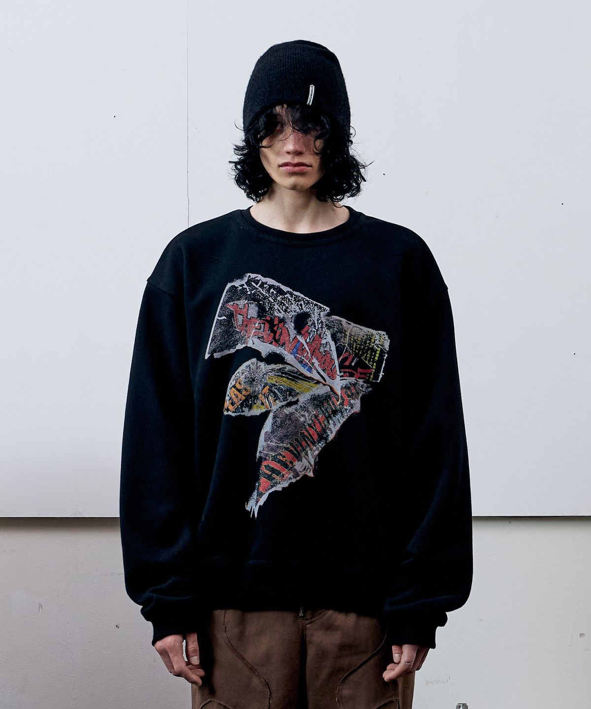 더바이닐하우스(THEVINYLHOUSE) BURNING PAPER SWEATSHIRT BLACK