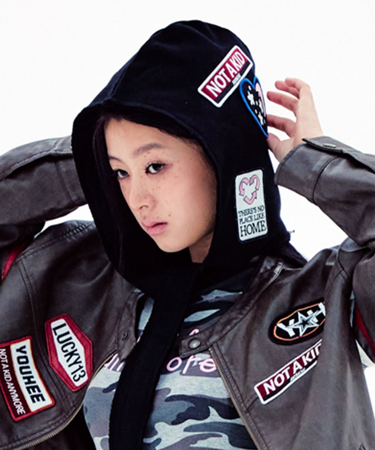 유희(YOUHEE) YOUHEE WAPPEN HOOD MUFFLER BLACK