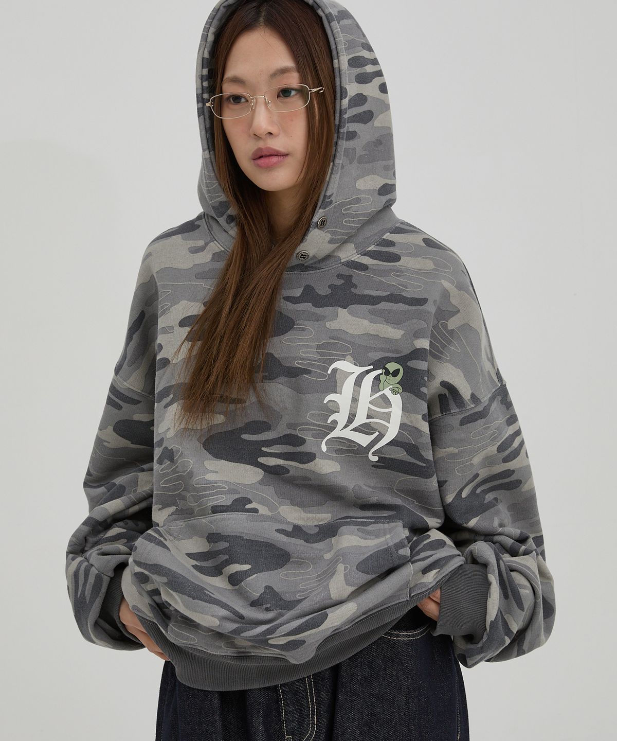 후드후드(HOODHOOD) H 로고 에일리언 오버핏 후드 카모