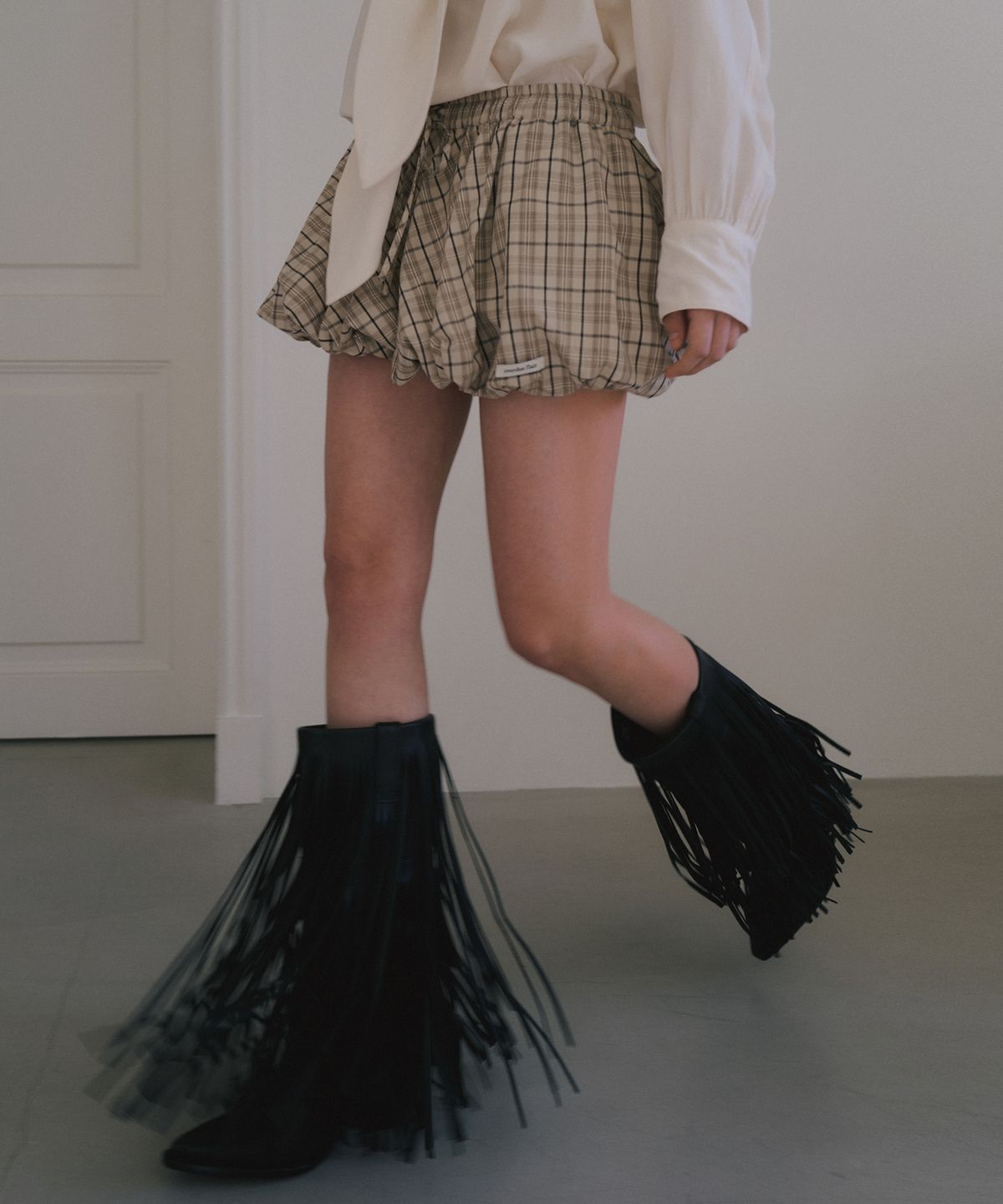 오버듀플레어(OVERDUEFLAIR) BALLOON MICRO MINI SKIRT_BEIGE CHECK