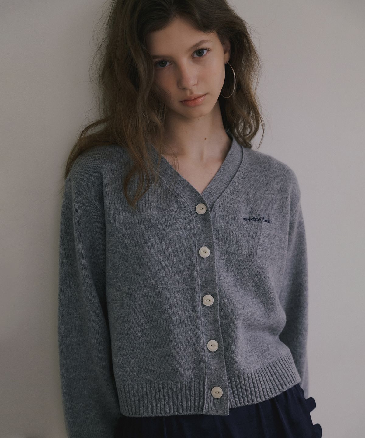 오버듀플레어(OVERDUEFLAIR) OVERDUE WOOL V-NECK CARDIGAN_GREY