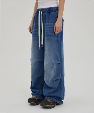 HD 워싱 데님 파라슈트 스웨트팬츠 딥블루
