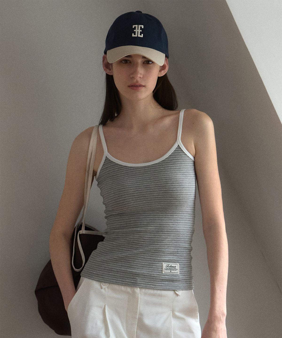 폴뉴아(FOLNUA) MINCE STRIPE SLEEVELESS [GRAY WHITE]
