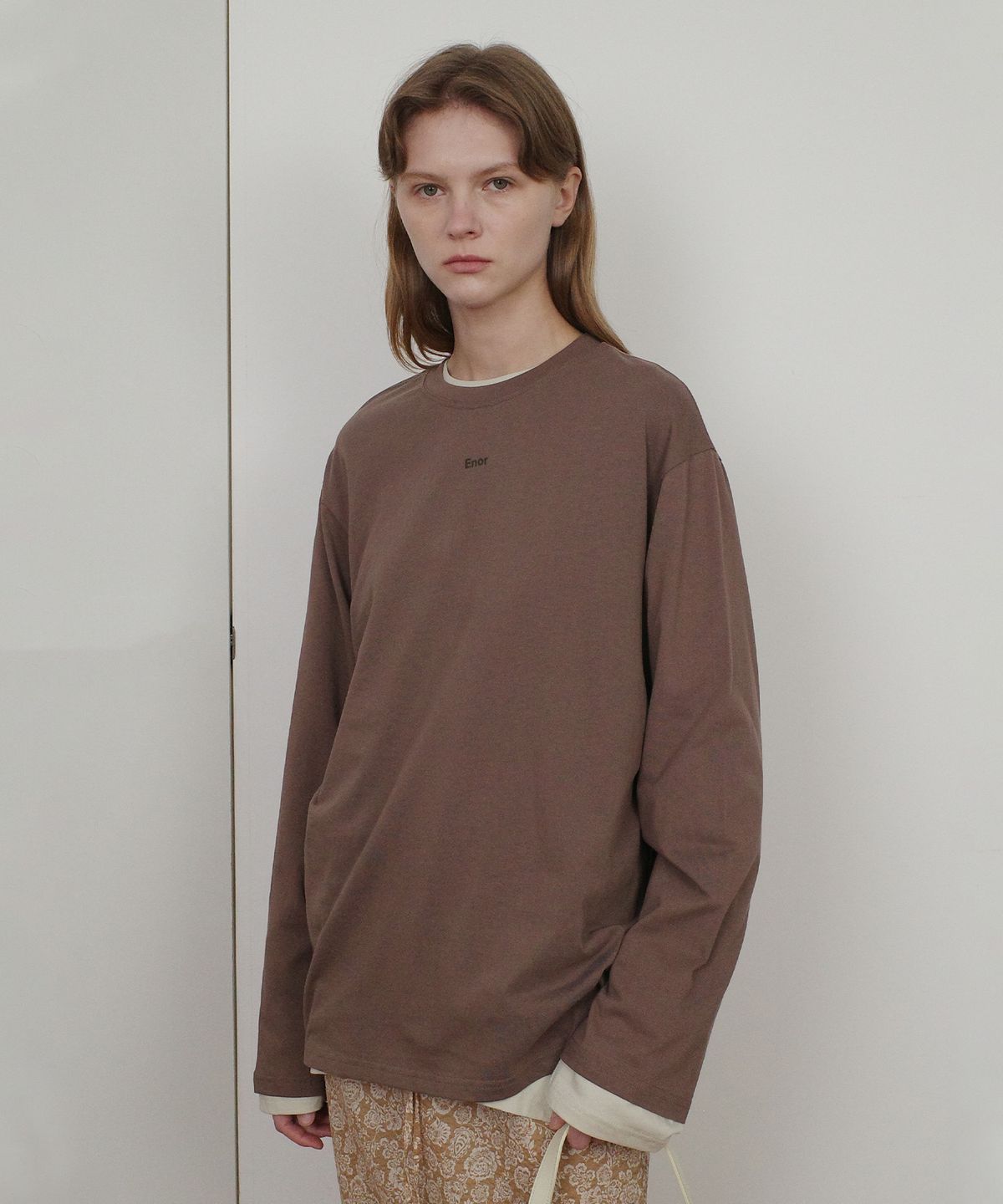엔오르(EN OR) BASIC ENOR LONG SLEEVE T-SHIRT - BROWN