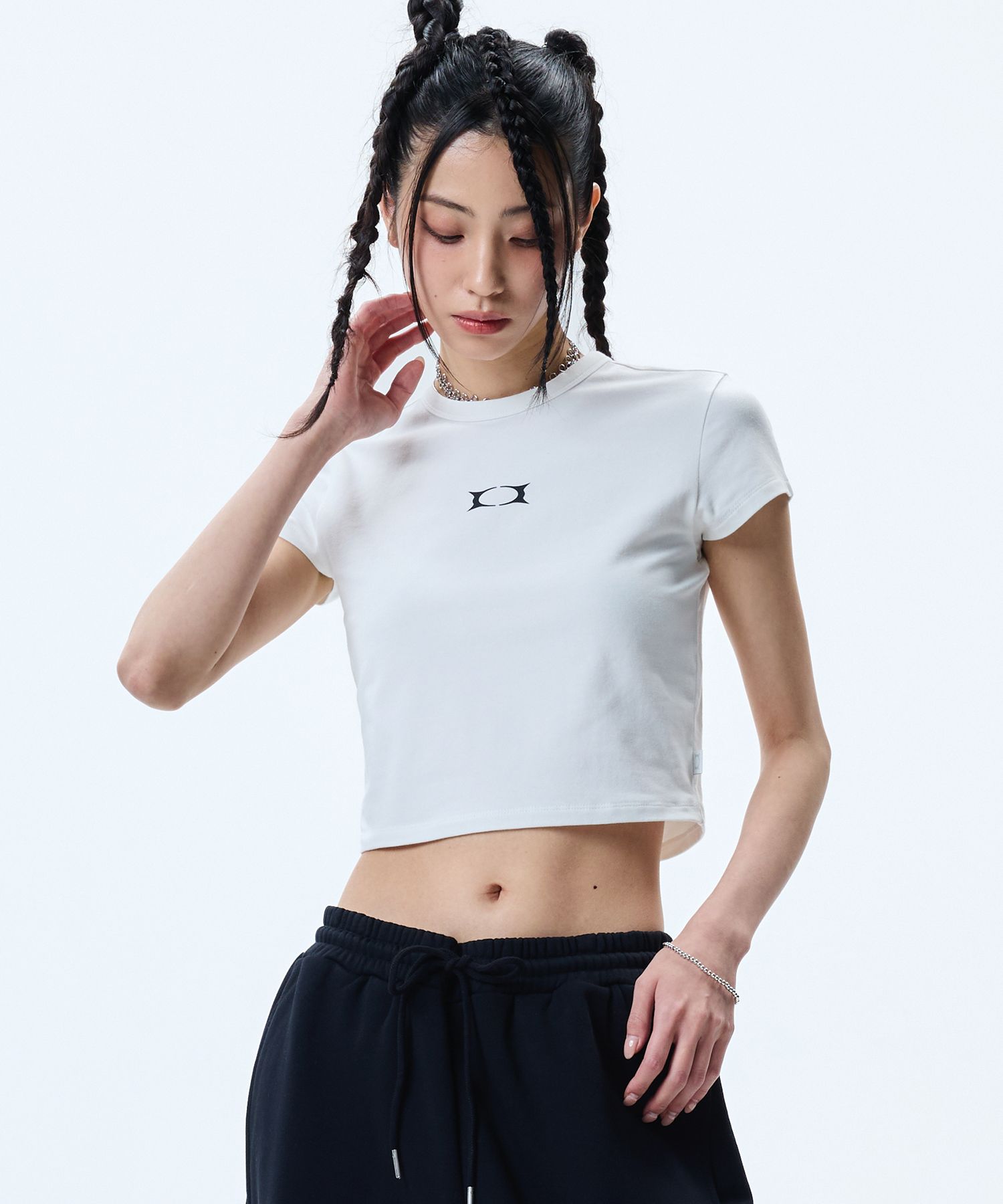 人気【CRITIC】WORMHOLE LOGO CROP FIT T-SHIRTS MUSINSA | CRITIC OG WORMHOLE LOGO CROP T-SHIRTS BLACK