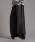 투 턱 롱사이드 오버 팬츠_차콜