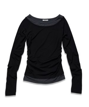 셔링 포인트 오프 레이어드 티셔츠_블랙