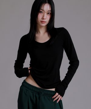 U 라운드 베이직 롱 슬리브 티셔츠_블랙