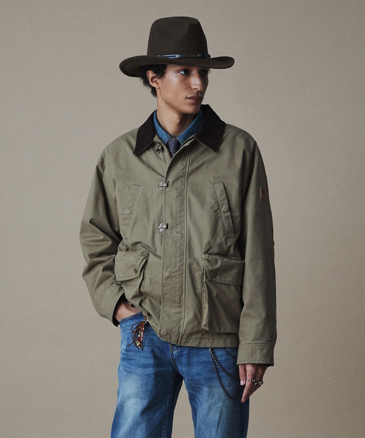펜필드(PENFIELD) 시그니처 페이디드 코튼 워크 코트 베이지_FR1WJ32U