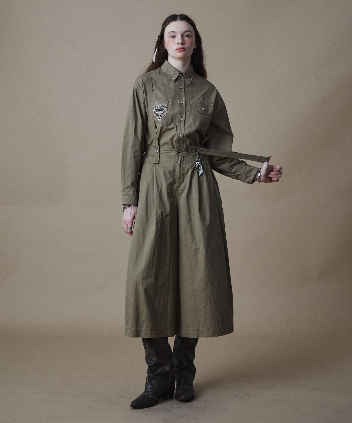 펜필드(PENFIELD) 페이디드 서스펜더 큐롯 팬츠 베이지_FR1WP30U