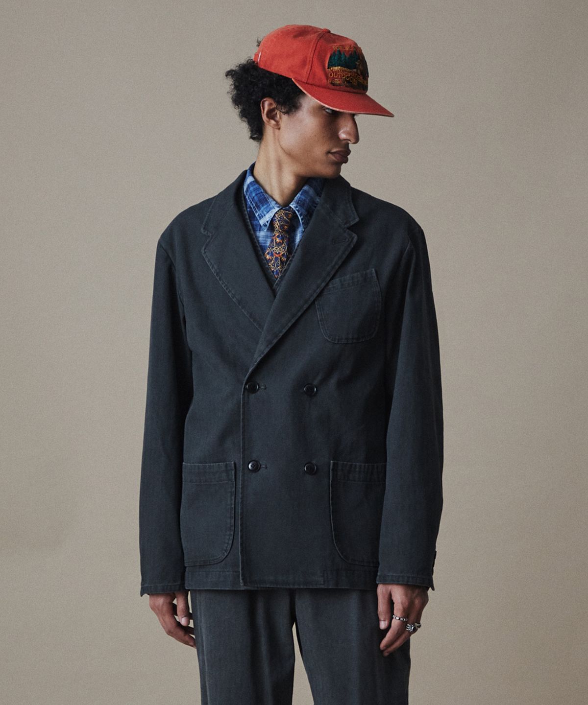 펜필드(PENFIELD) 페이디드 코튼 헤링본 더블 브레스티드 자켓 차콜_FR1WJ35U