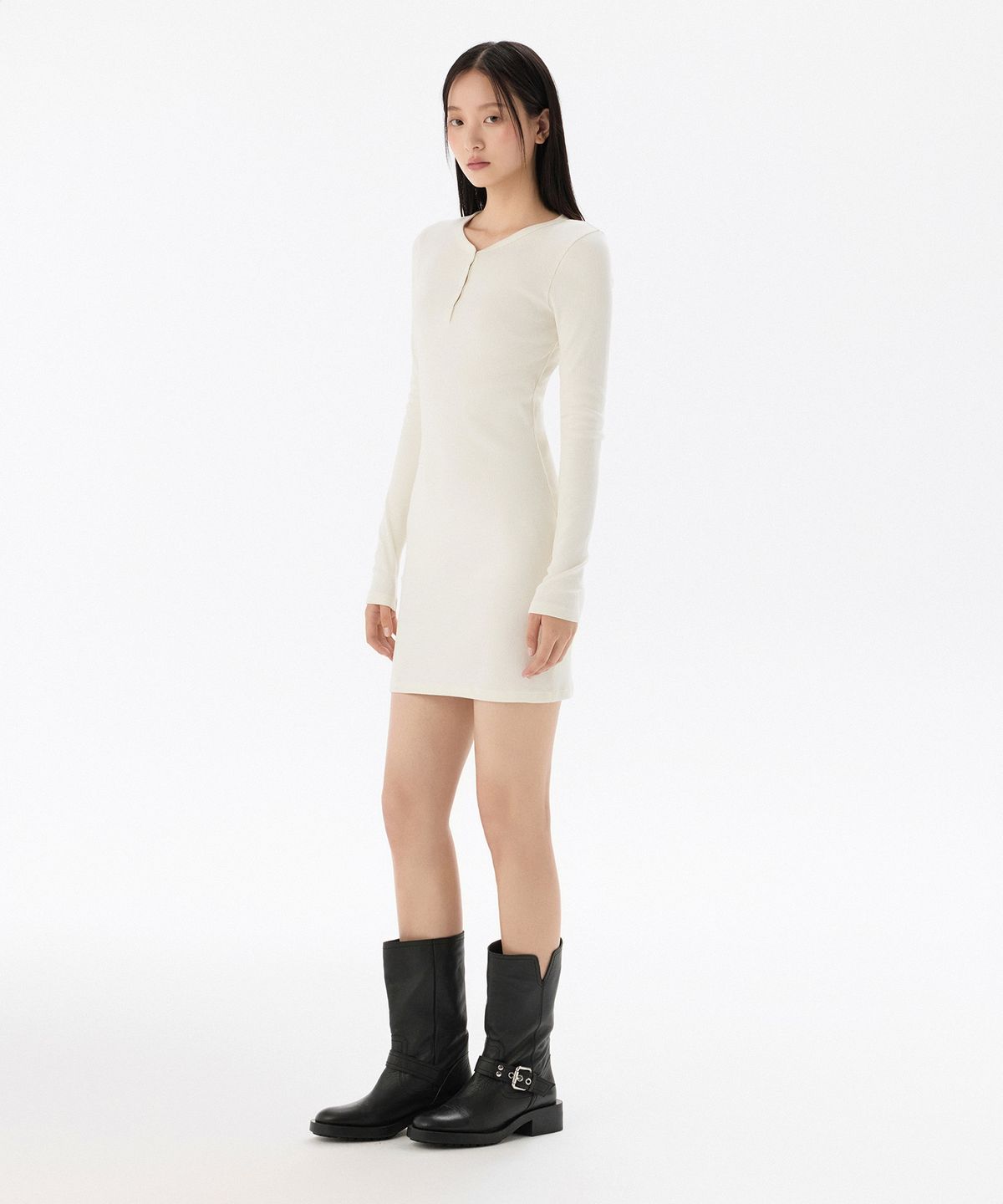 무신사 스탠다드 우먼(MUSINSA STANDARD WOMAN) 우먼즈 리브드 와이 넥 긴소매 미니 드레스 [크림]