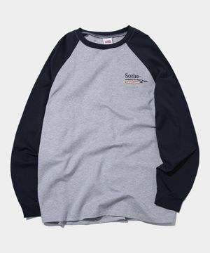 로고 커브드 라인 래글런 배색 롱슬리브 오버핏 티셔츠[네이비]