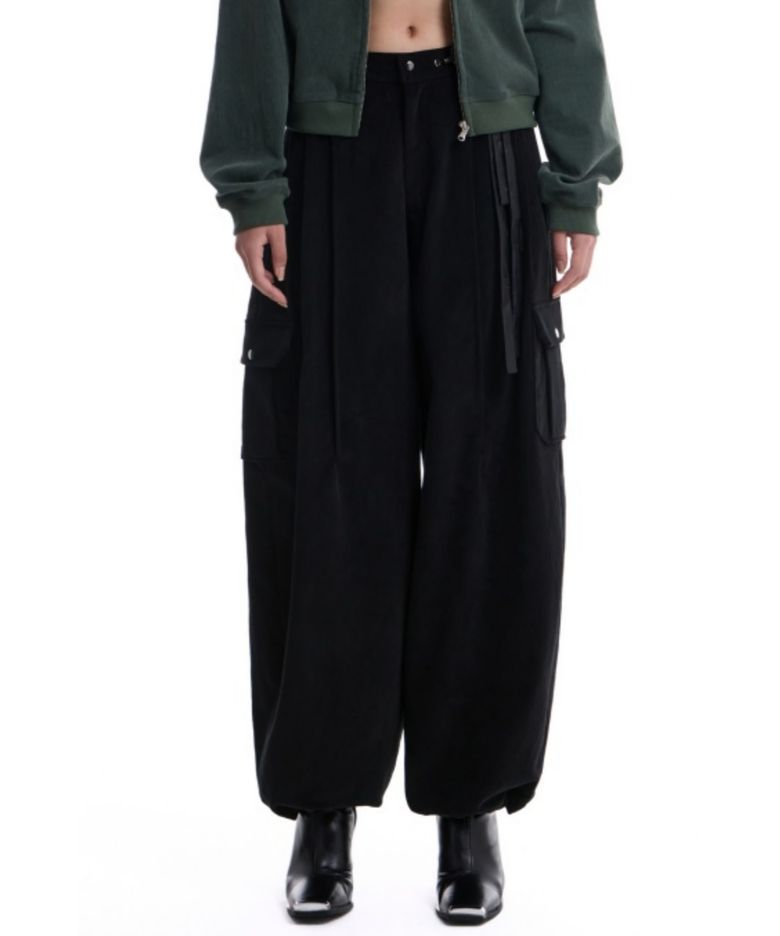 Front Pin-Tuck Corduroy Pants (Black)