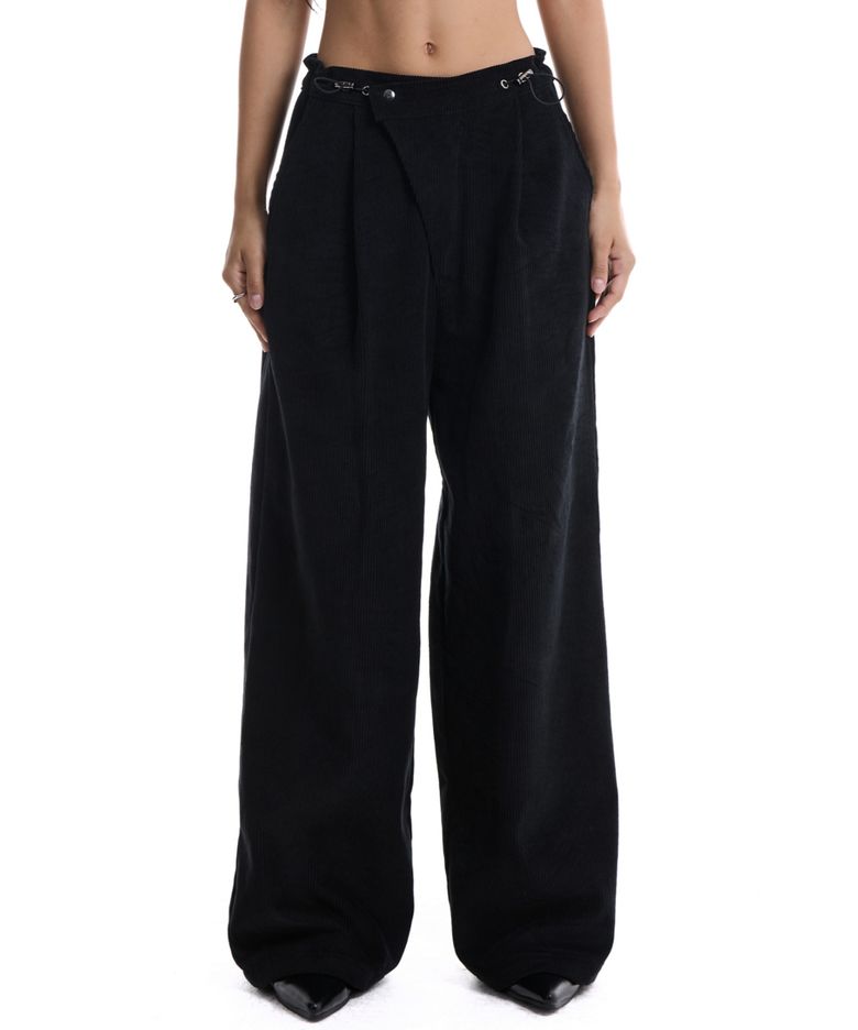 Daenggi Oblique Corduroy Pants (Black)