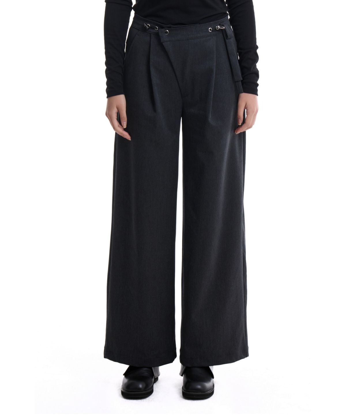 칠 하나 투 구육(71TO96) Daenggi Oblique Wool Pants (Charcoal)