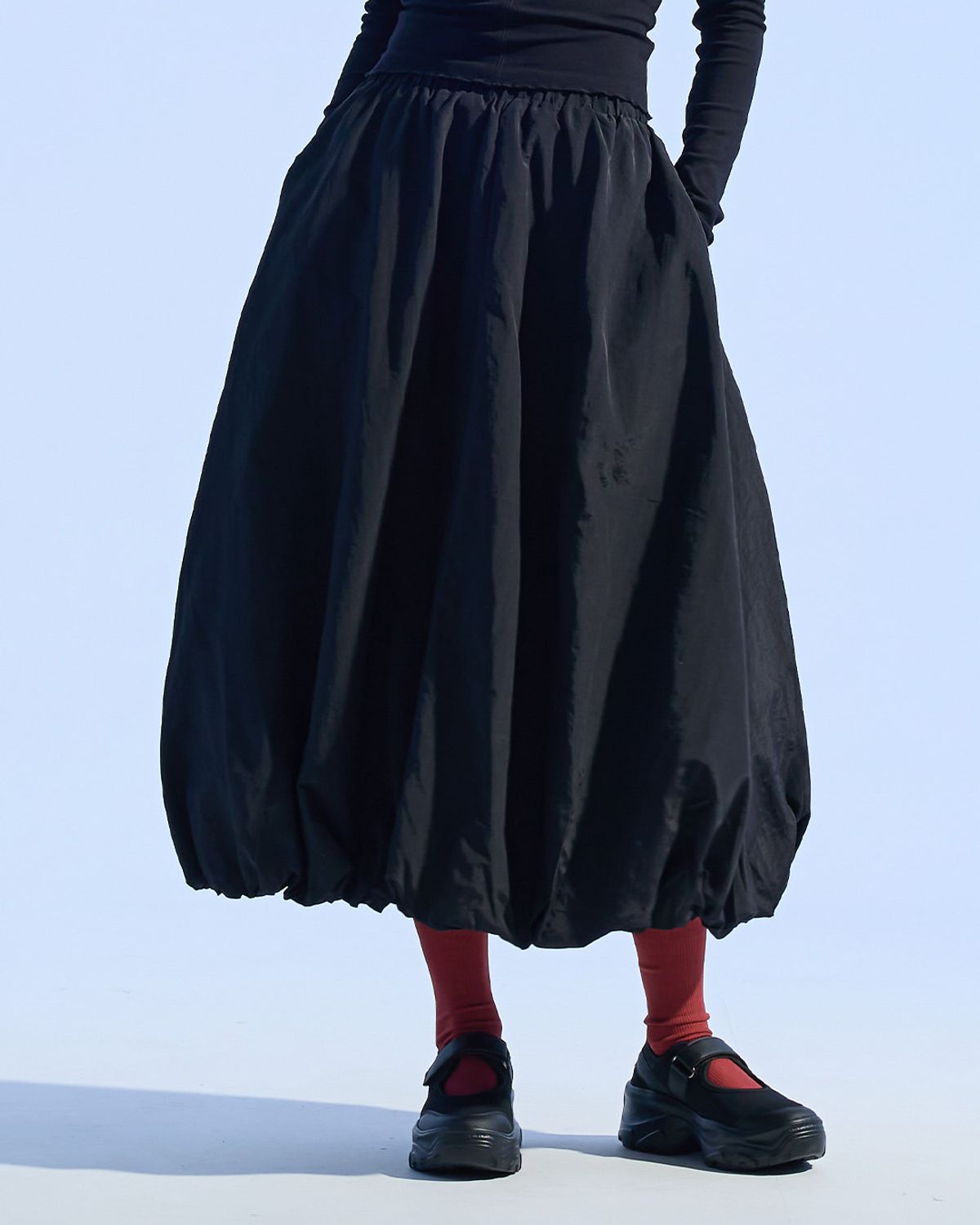 모아(MOAA) Balloon Hem Maxi Skirt (BLACK)