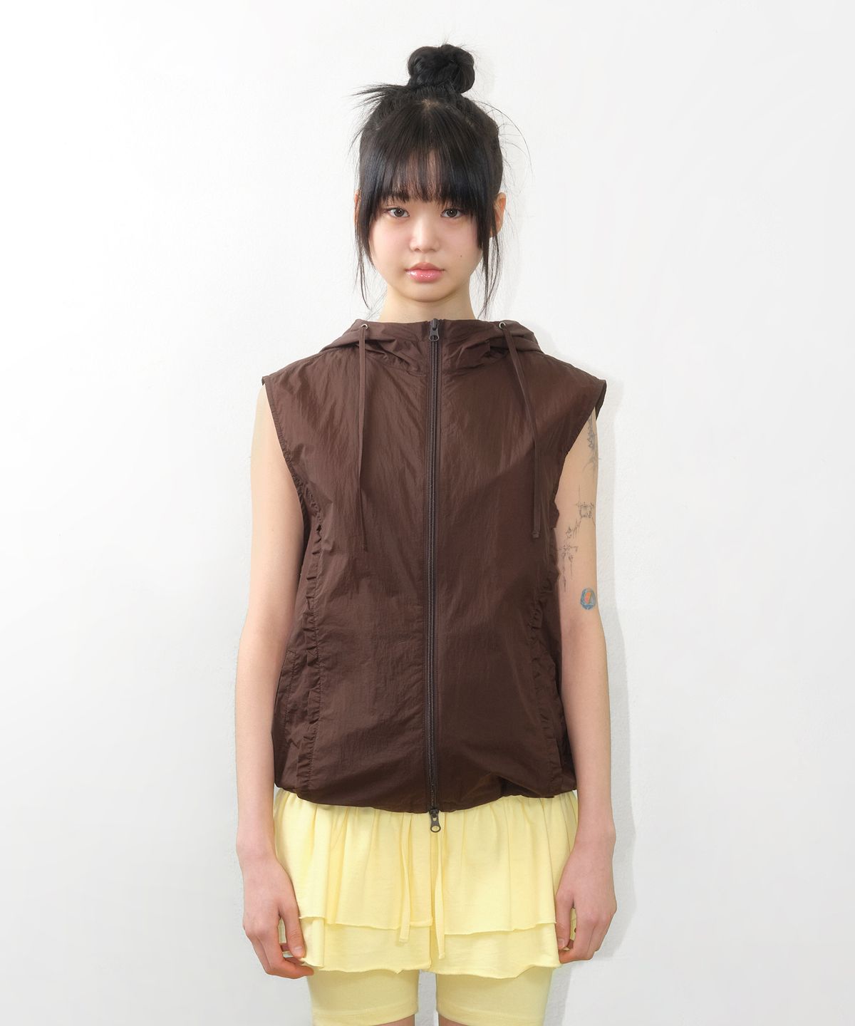 아메스 월드와이드(AMES-WORLDWIDE) SHEER NYLON VEST JACKET BROWN